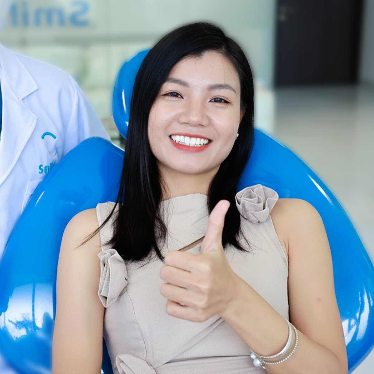 Khách hàng thật tế từ Smilux nha khoa (11)