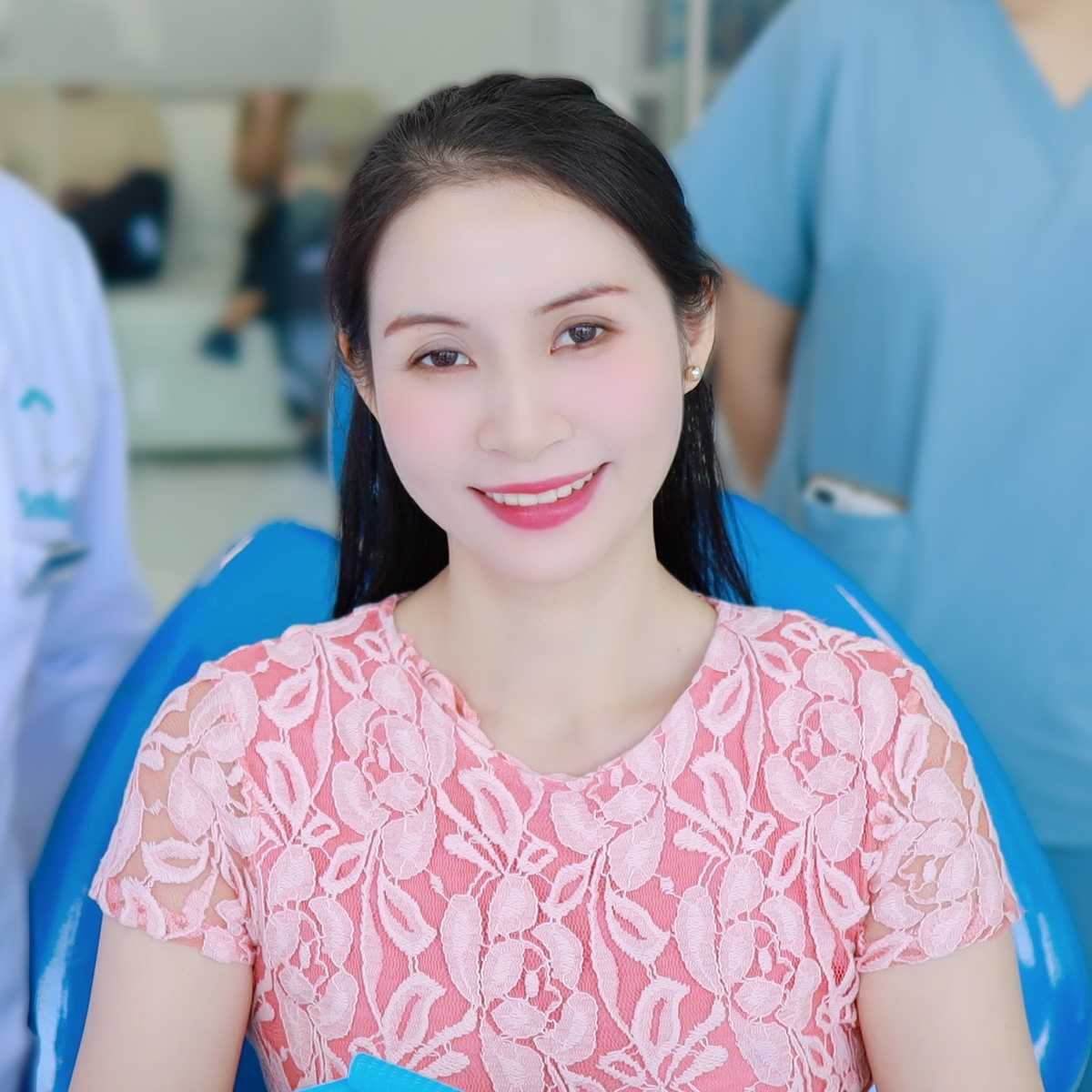 Khách hàng thật tế từ Smilux nha khoa (4)