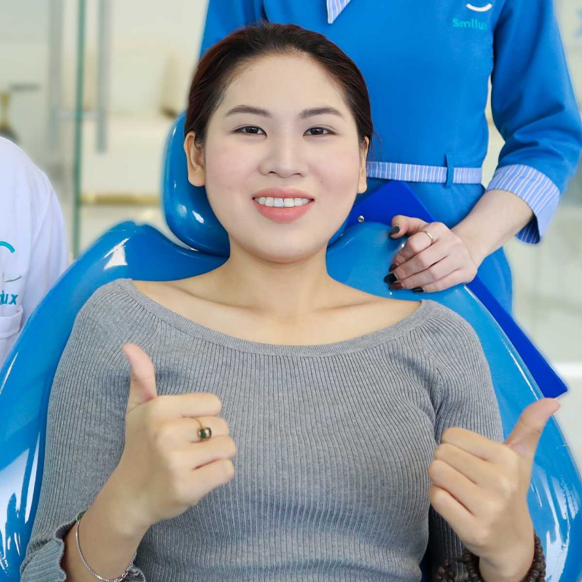 Khách hàng thật tế từ Smilux nha khoa (7)