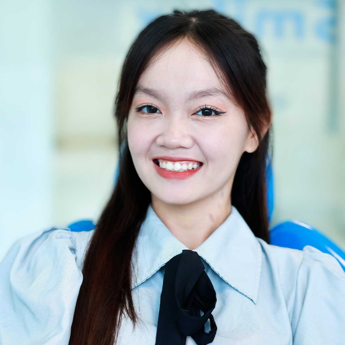 Khách hàng thật tế từ Smilux nha khoa (9)