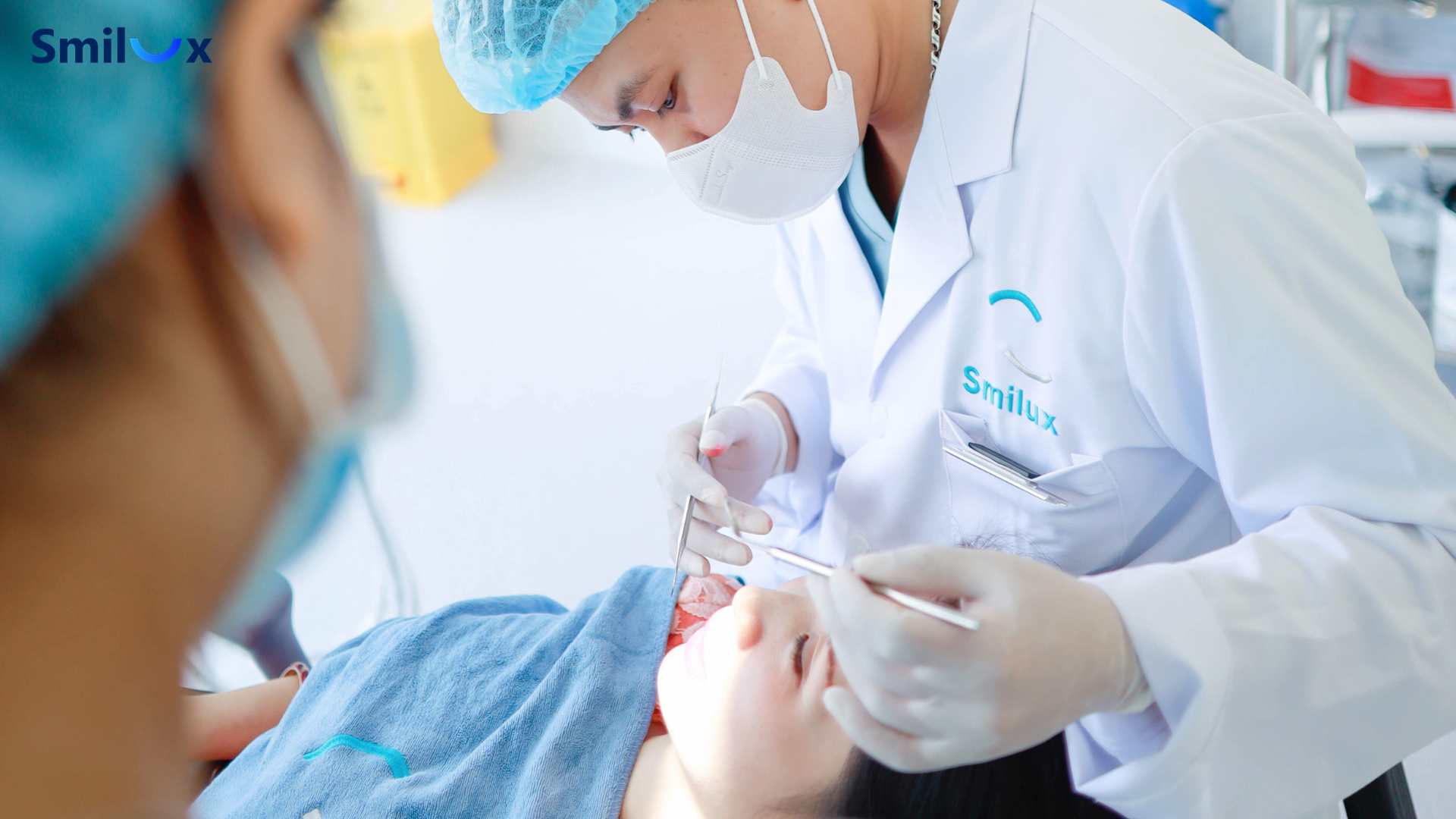 Các yếu tố ảnh hưởng đến giá đính đá răng Factors affecting the price of dental gems