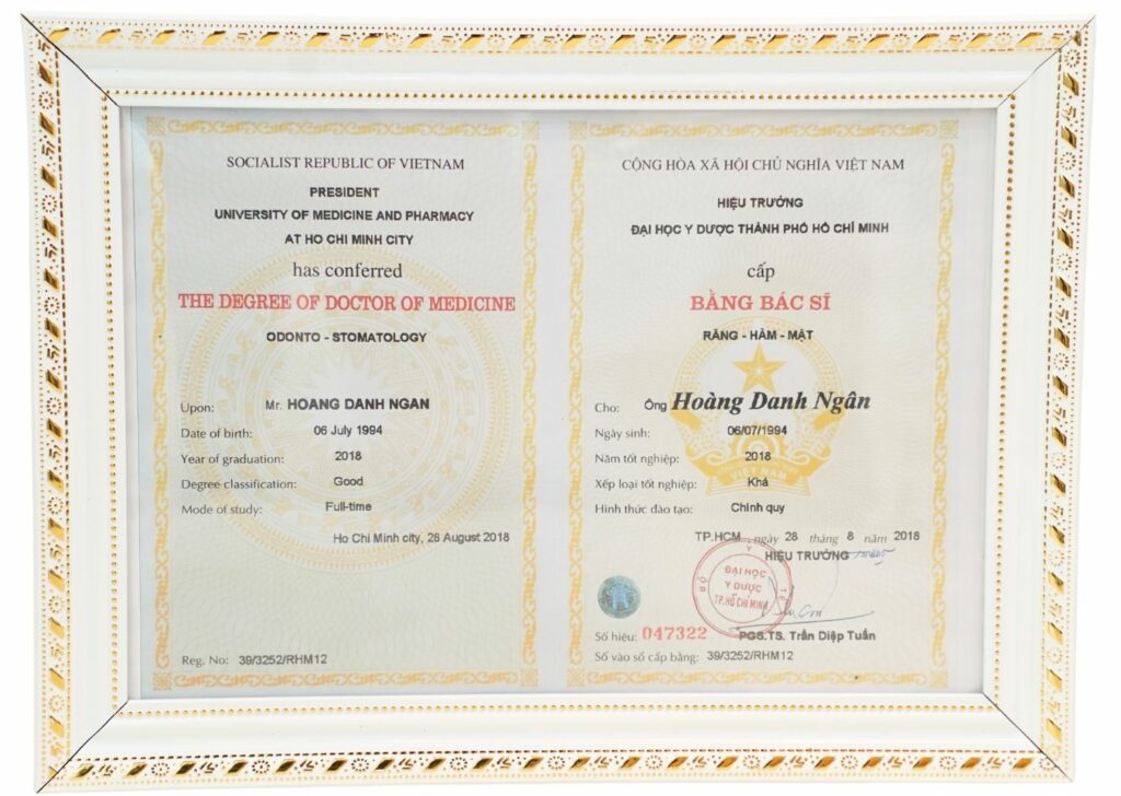 Hoàng Danh Ngân Bằng Bác sĩ Đại Học Y Dược TPHCM Hoang Danh Ngan Bang, Doctor of Medicine, University of Medicine and Pharmacy, Ho Chi Minh City