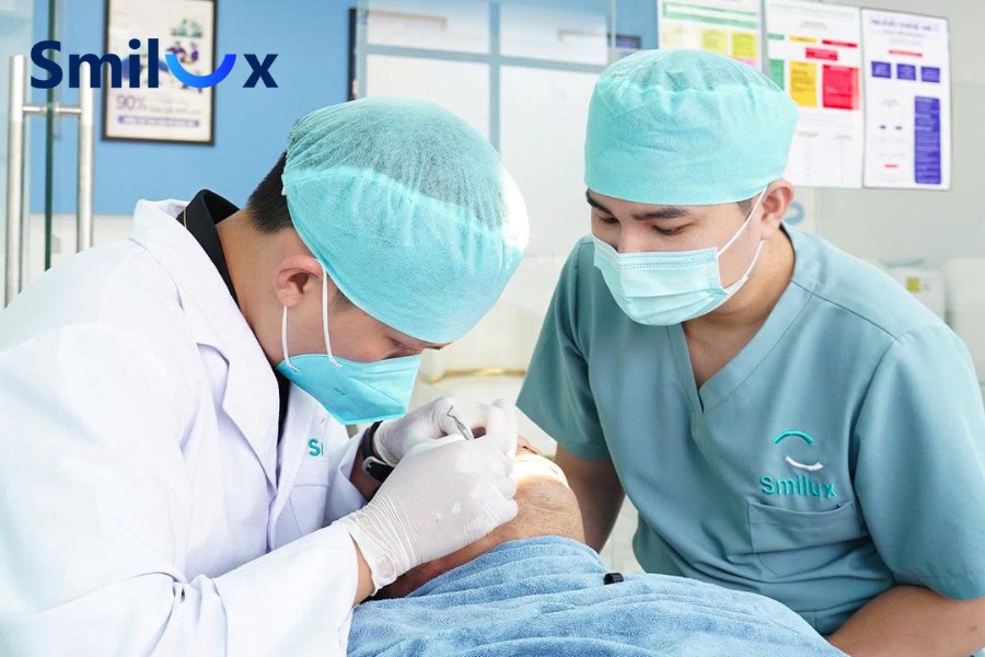 Khôi phục nụ cười với trồng răng Implant tại nha khoa Smilux Khôi phục nụ cười với trồng răng Implant tại nha khoa Smilux
