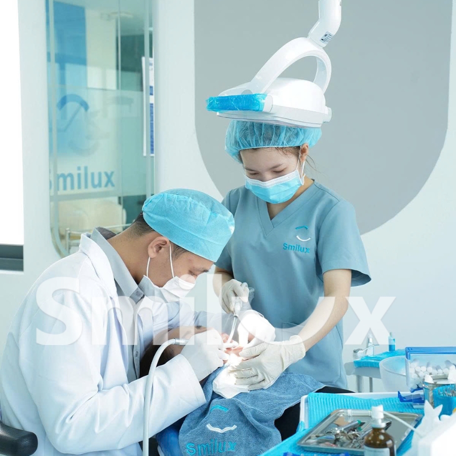 trồng răng implant tại tphcm smilux