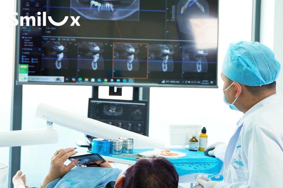 Trồng răng Implant cho cô chú lớn tuổi cần được thực hiện theo phác đồ riêng biệt