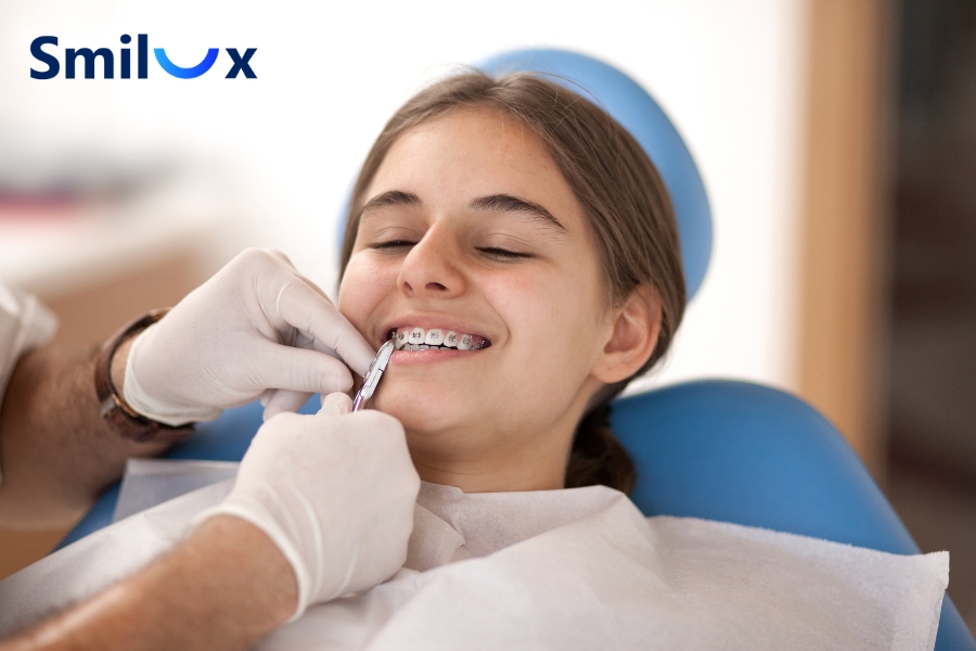 Cần tái khám định kỳ để bác sĩ theo dõi quá trình dịch chuyển của răng Cần tái khám định kỳ để bác sĩ theo dõi quá trình dịch chuyển của răng