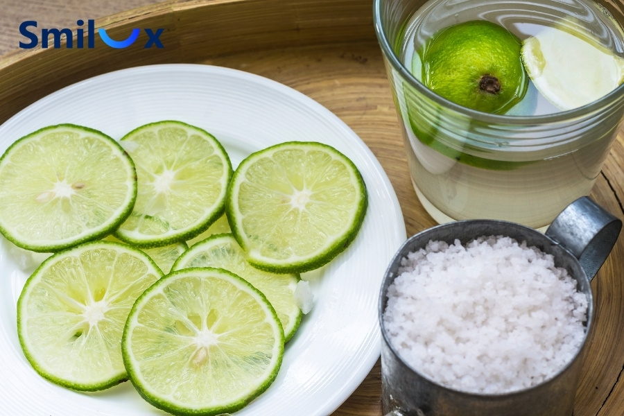 Làm trắng răng bằng muối và chanh Làm trắng răng bằng muối và chanh